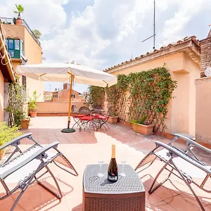 Apartment Romantic House With Terrace, Rom